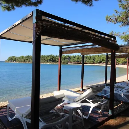 Apartmán Nela, 700 M From The Beach