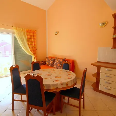 Nela, 700 M From The Beach Novigrad Istria