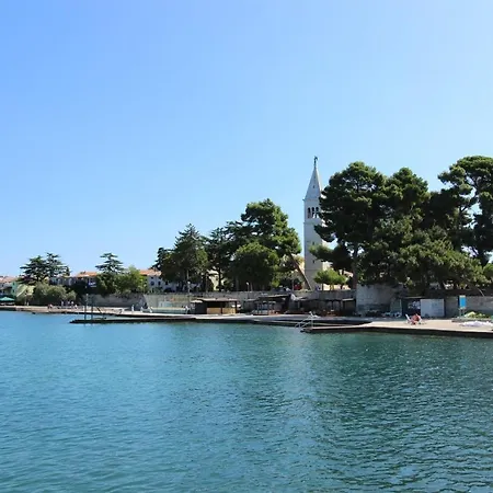 Nela, 700 M From The Beach Apartment *
