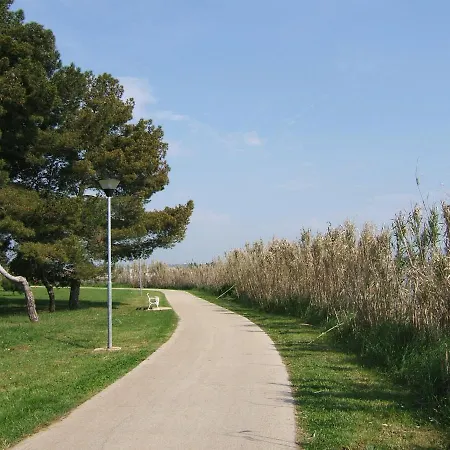 Nela, 700 M From The Beach Apartment Novigrad (Istria)